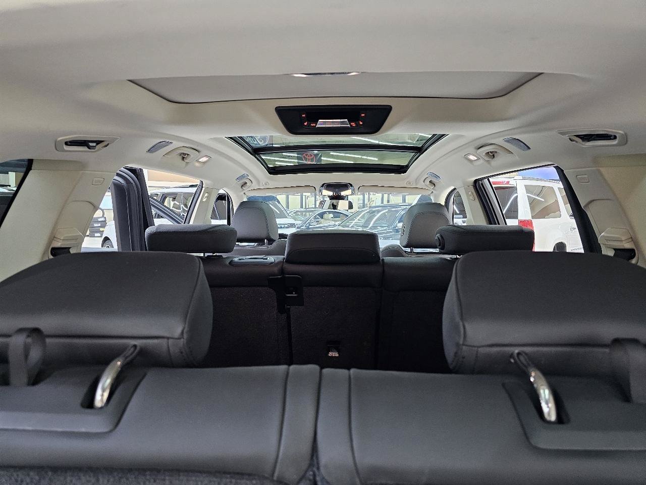 Used 2020 BMW X7 xDrive40i w/ Premium Package AWD/4WD image 14