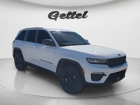 New 2025 Jeep Grand Cherokee Limited w/ Black Appearance Package AWD/4WD image 2