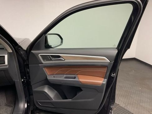 Used 2021 Volkswagen Atlas SEL Premium image 29