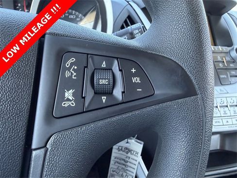 Used 2017 Chevrolet Equinox LS image 22