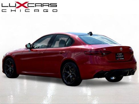 Used 2017 Alfa Romeo Giulia Ti w/ TI 19" Sport Package AWD/4WD image 8
