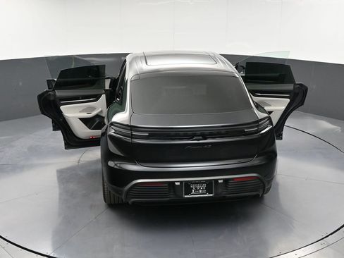 Certified 2025 Porsche Macan 4S Electric image 34