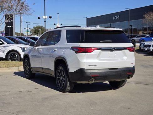 Used 2022 Chevrolet Traverse RS image 3