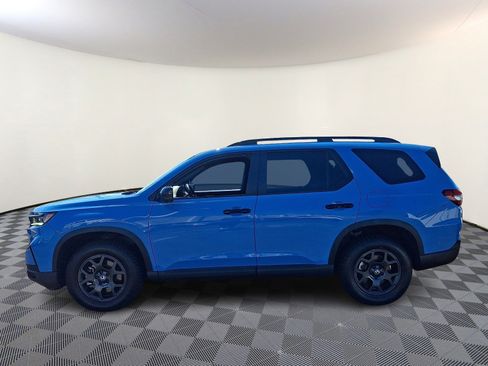 Used 2023 Honda Pilot TrailSport image 4