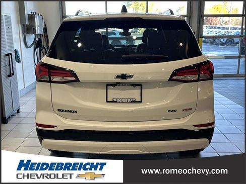 Used 2024 Chevrolet Equinox RS image 3
