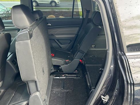 Used 2023 Volkswagen Atlas SE w/ Black Wheel Package image 24