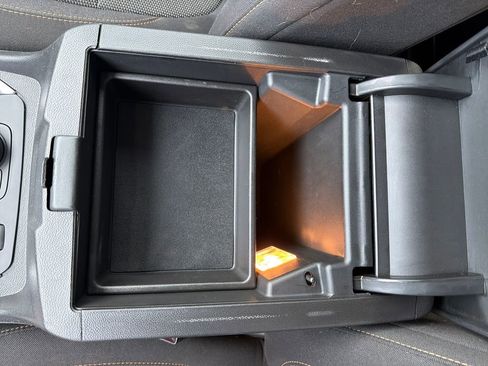 Used 2021 Chevrolet Traverse LT w/ LPO, Floor Liner Package image 24