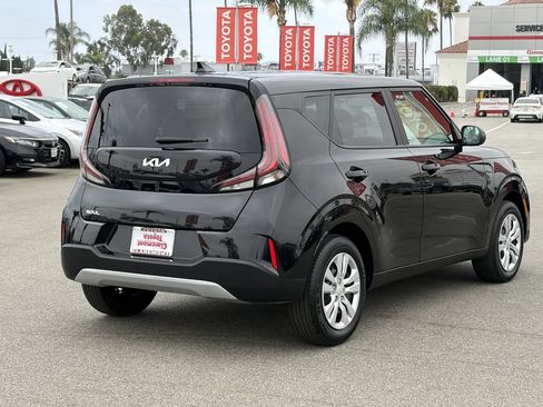 Used 2025 Kia Soul LX FWD image 42
