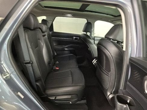 Used 2021 Kia Sorento S w/ Panoramic Sunroof Package FWD image 29