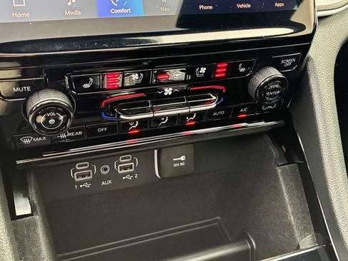 Used 2023 Jeep Grand Cherokee Overland image 26