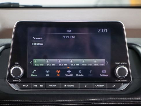 Used 2022 Nissan Rogue SV AWD/4WD image 19