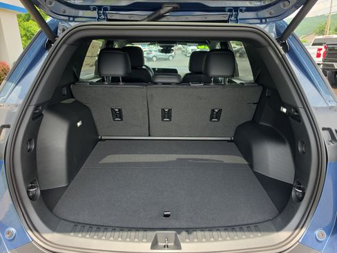 New 2026 Chevrolet Equinox LT w/ Convenience Package II AWD/4WD image 5