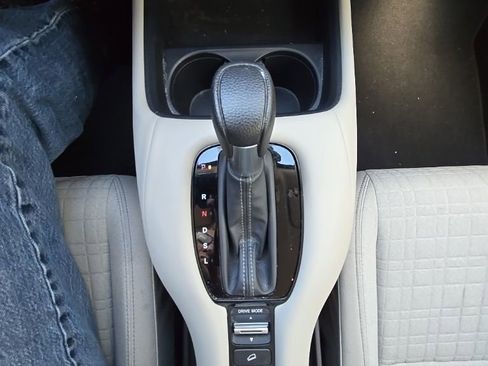 Certified 2023 Honda HR-V LX image 17