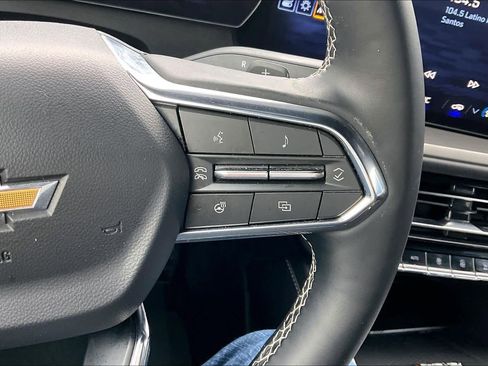 Certified 2025 Chevrolet Traverse LT image 24