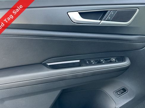 New 2025 Volkswagen Atlas Cross Sport SEL R-Line image 8