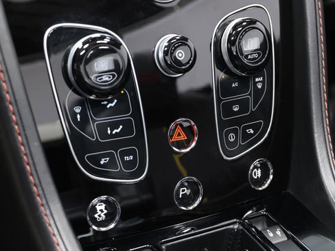 Used 2016 Aston Martin V8 Vantage GT RWD image 35