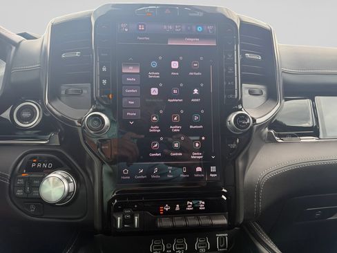 Used 2025 RAM 1500 Limited AWD/4WD image 21