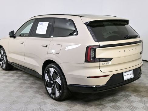 Used 2025 Volvo EX90 Ultra image 4