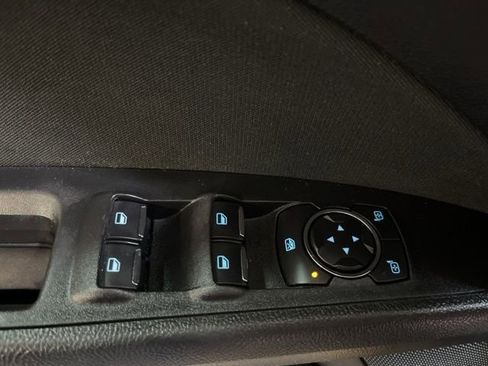 Used 2020 Ford Fusion SE image 4