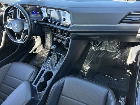 Used 2024 Volkswagen Jetta SE image 12