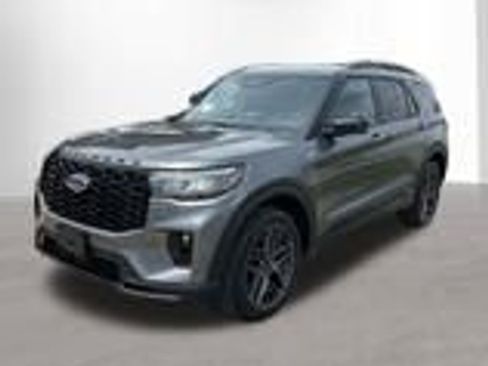 Used 2025 Ford Explorer ST-Line w/ ST-Line Street Pack AWD/4WD image 2