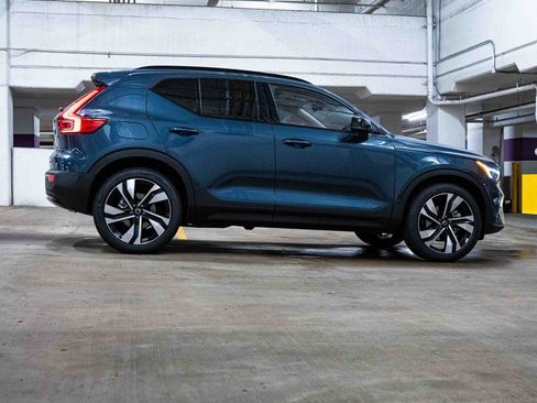 New 2026 Volvo XC40 B5 Ultra w/ Protection Package Premier image 7