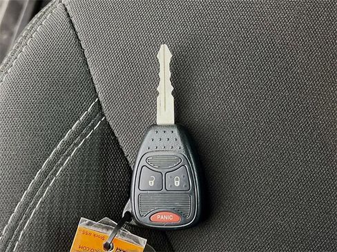 Used 2017 Jeep Wrangler Unlimited Sahara w/ Connectivity Group image 27