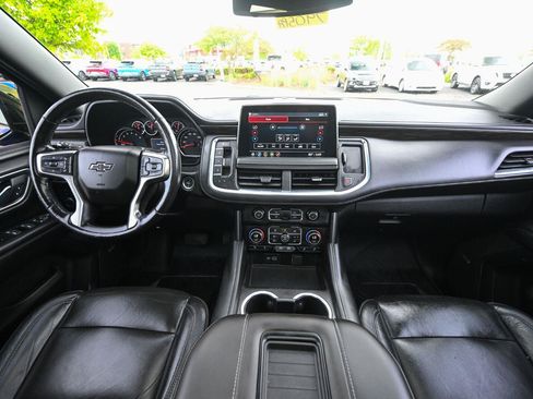 Used 2021 Chevrolet Suburban Z71 w/ Z71 Signature Package AWD/4WD image 34