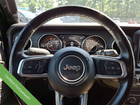 Used 2022 Jeep Wrangler Unlimited Sahara w/ Dual Top Group AWD/4WD image 19