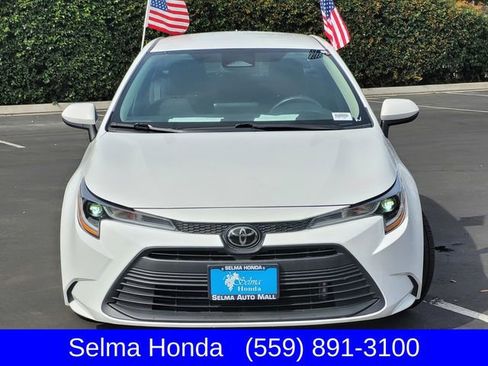 Used 2023 Toyota Corolla LE image 3