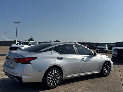 Certified 2023 Nissan Altima 2.5 SV FWD image 21