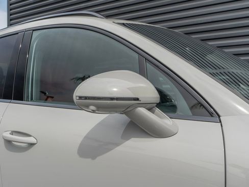 Used 2025 Porsche Macan Turbo image 16