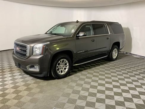 Used 2019 GMC Yukon XL SLT AWD/4WD image 12