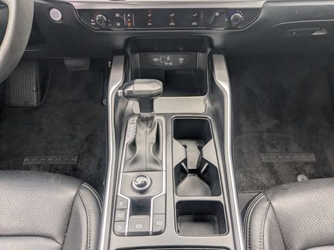 Certified 2024 Kia Sorento LX FWD image 22