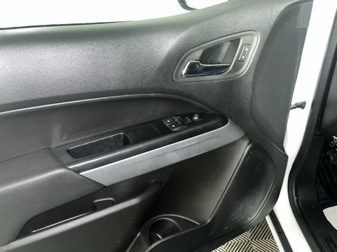 Used 2022 Chevrolet Colorado LT w/ Fleet Safety Package image 13