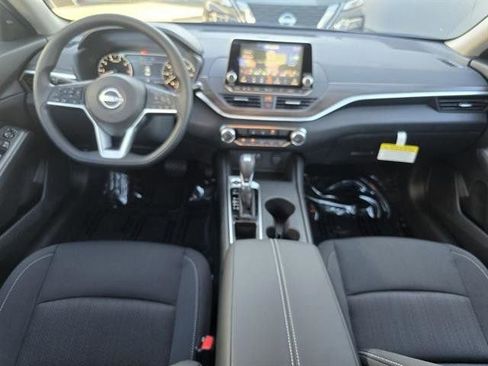 New 2025 Nissan Altima 2.5 SV image 9