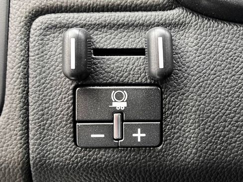 Used 2018 Chevrolet Colorado ZR2 image 25