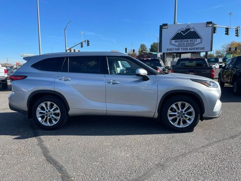 Used 2020 Toyota Highlander Limited AWD/4WD image 2