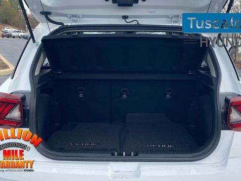 New 2026 Hyundai Venue SE image 11