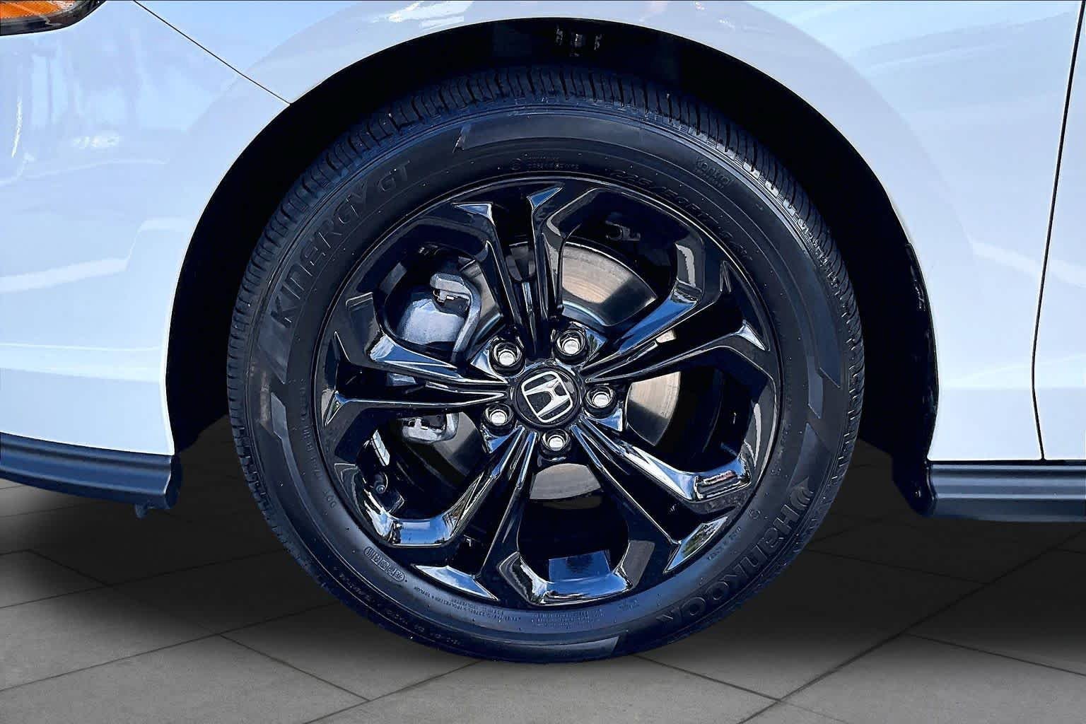 Certified 2025 Honda Accord SE image 11