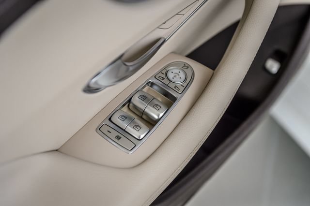 Used 2018 Mercedes-Benz E 400 4MATIC Cabriolet image 46