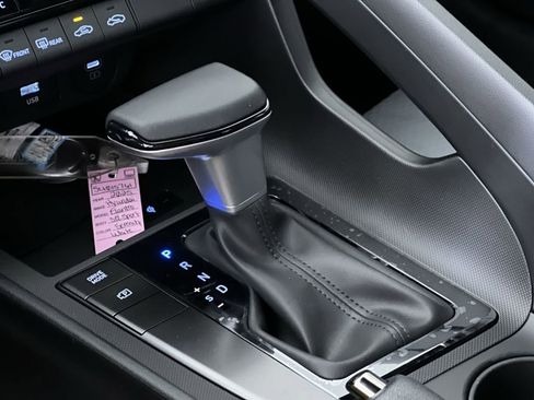 Used 2025 Hyundai Elantra Sport image 22