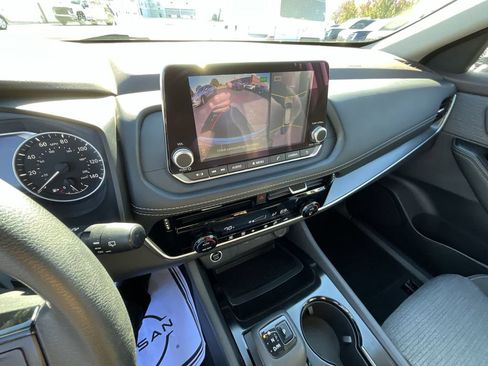 Used 2021 Nissan Rogue SV image 35