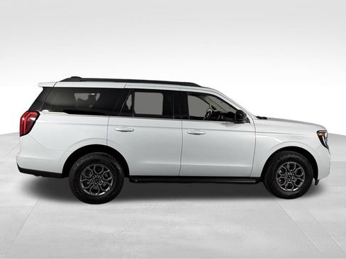Used 2025 Ford Expedition Active AWD/4WD image 6