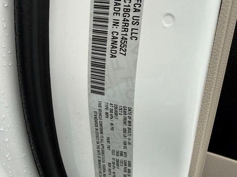 Used 2024 Chrysler Pacifica Touring-L image 27