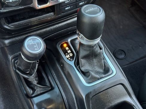 Used 2021 Jeep Gladiator Sport image 21