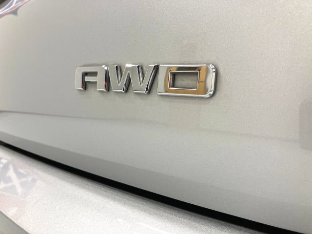 Used 2020 GMC Terrain SLT AWD/4WD image 16