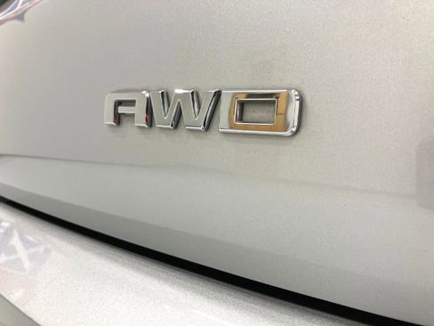 Used 2020 GMC Terrain SLT image 16