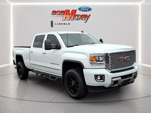 Used 2015 GMC Sierra 2500 Denali image 3