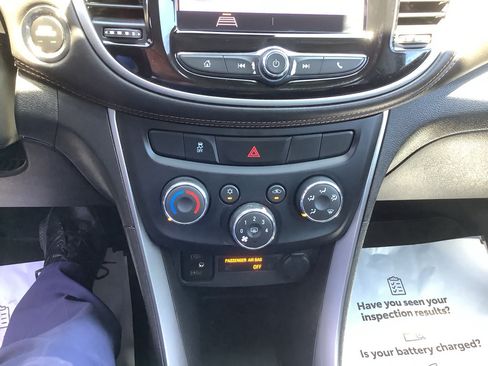 Used 2020 Chevrolet Trax LT w/ Redline Edition AWD/4WD image 18